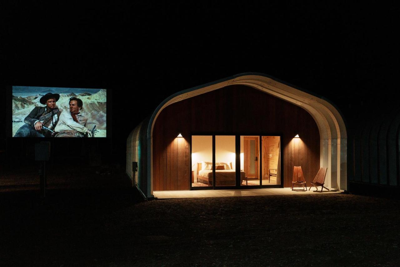 Frontier Drive Inn Center Exterior photo